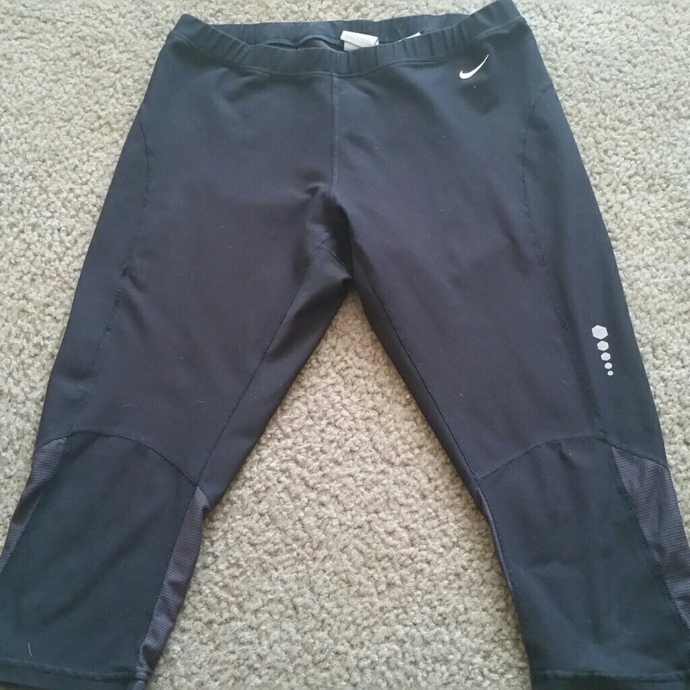 Nike size M capris